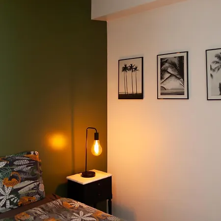 La - 600m De La Mesnil Val فيلة